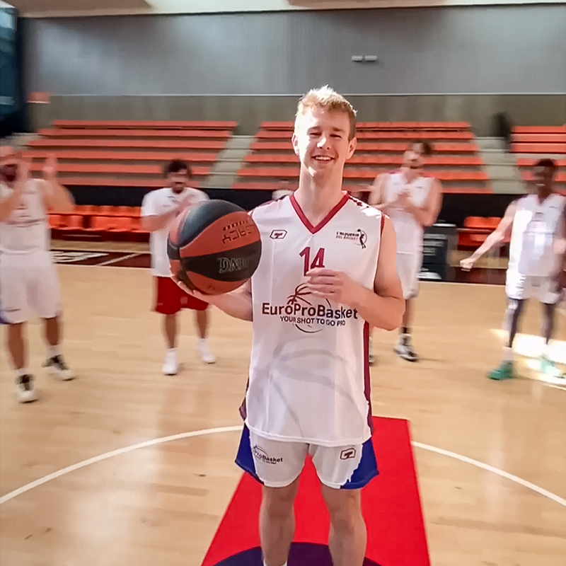 Headshot of Bailey Thomson